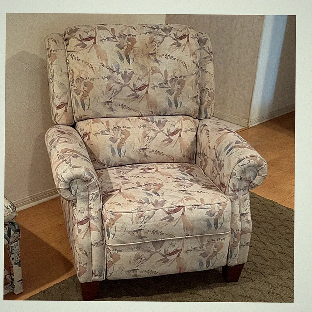 La-Z-Boy Floral Fabric Recliner Armchair Multicolor High Back Classic Round Arms