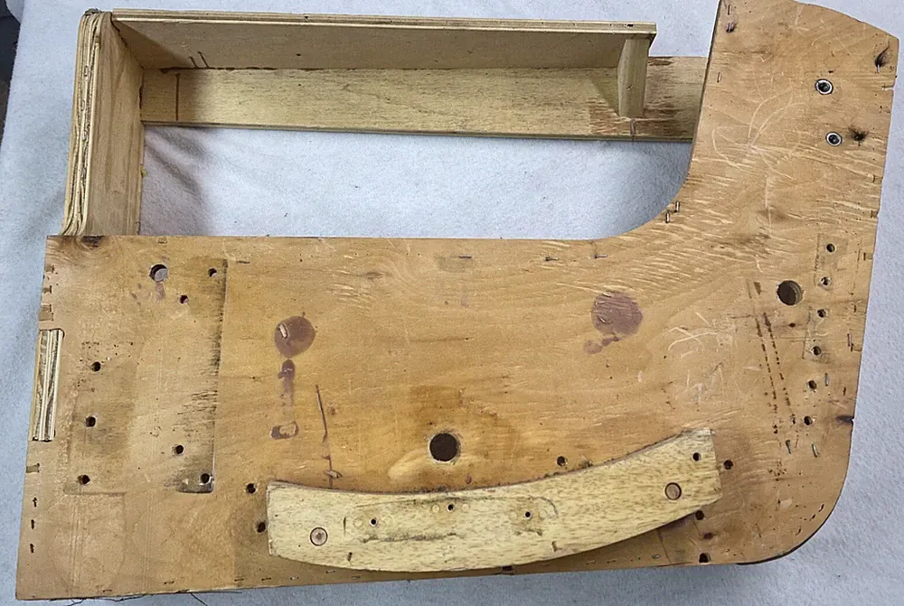 La-Z-Boy - Lazy Boy - Chair Recliner - Panel - Armrest Wood Frame - Right Side